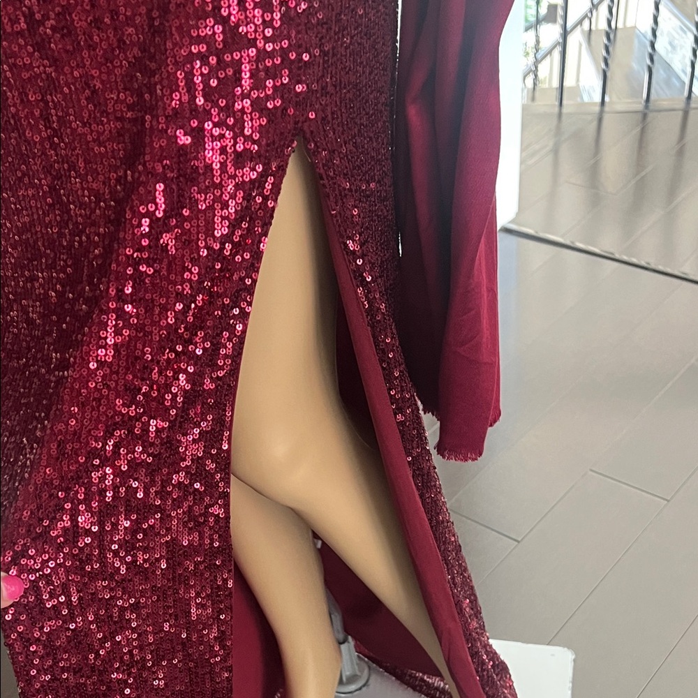 Elegant Burgundy Sequin Gown - Picture 5 of 9